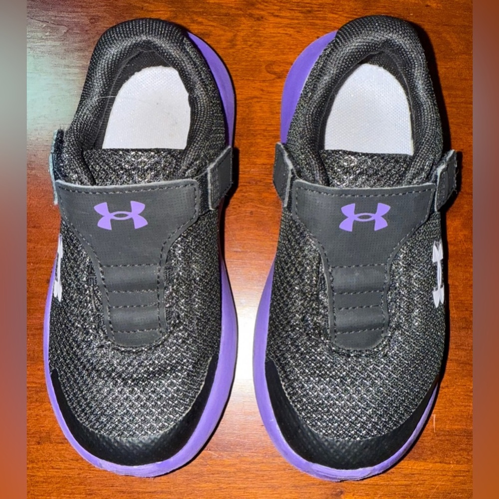 Under Armour • Surge 4 Sneaker • Black & Purple • Size 9